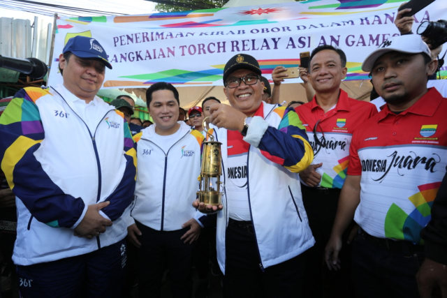 KOTA BANDUNG SAMBUT MERIAH OBOR ASIAN GAMES 