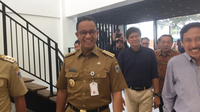Anies saat peresmian lapangan baseball di Rawamangun (Foto: Moh Fajri/kumparan)