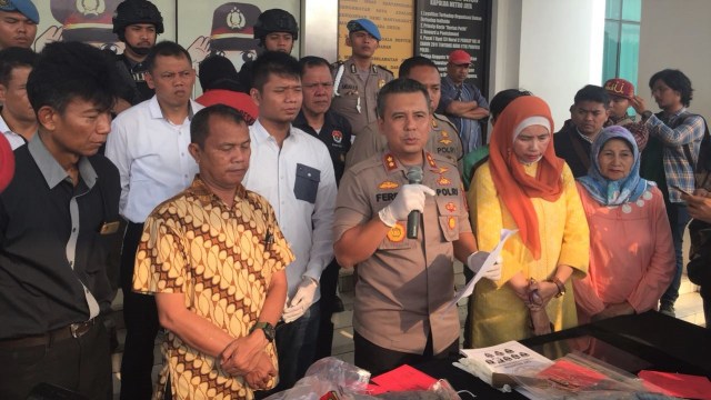 Konfrensi press rilis tersangka pembacokan siswa tawuran antar sekolah di Polres Tangsel, Senin (13/8/2018). (Foto: Ferry Fadhlurrahman/kumparan)