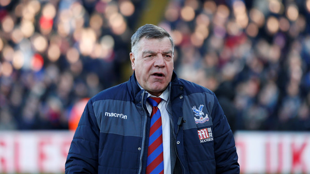 Sam Allardyce kala melatih Crystal Palace. (Foto: Ian KINGTON / AFP)