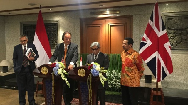 Kerjasama Indonesia-Inggris untuk keamanan siber di Kemenlu, Jakarta Pusat, Selasa (14/8/2018). (Foto: Paulina Herasmaranindar/kumparan)