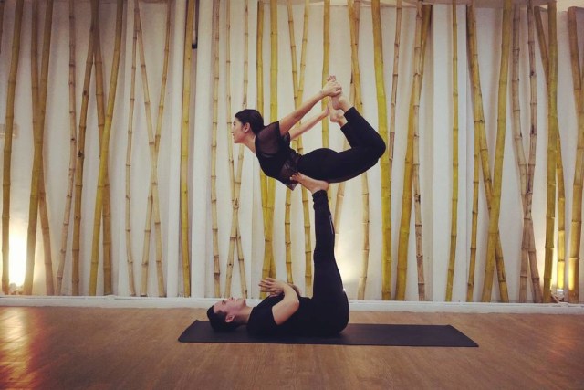 10 Selebriti yang Memiliki Hobi Yoga (10)
