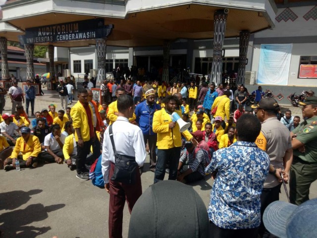 Pekik 'Papua Merdeka' di BEM Uncen, lalu Kapolres dan Dandim Diusir