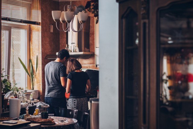 Seseorang dengan kepribadian introvert cenderung suka menghabiskan waktu di tempat tenang dan tidak banyak orang (Foto: Unsplash)