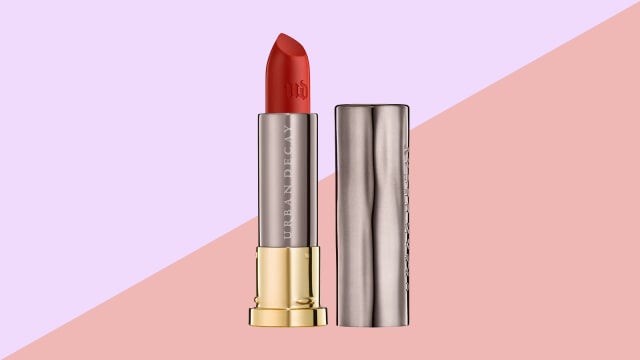 Lipstik Merah Matte: Urban Decay (Foto: Sephora)