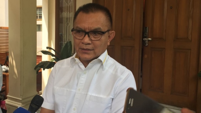 Sekjen Golkar Lodewijk Freidrich Paulus di Posko Cemara, Rabu (15/8/18). (Foto: Rafyq Panjaitan/kumparan)