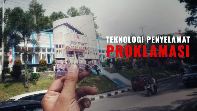 Pengambilan foto reka kejadian dilokasi museum RRI Bukittingi. (Foto: Iqbal Firdaus/kumparan)