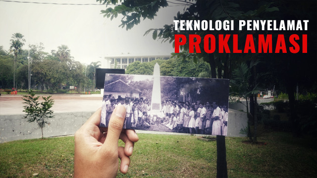 Pengambilan foto reka kejadian dilokasi yang sama dari kejadian warga berkumpul di tugu proklamasi saat Perayaan Hari Proklamasi di Tahun 1947. (Foto: Nugroho Sejati/kumparan dan ANTARA FOTO/IPPHOS)