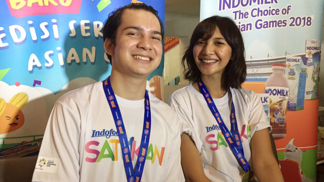 Ramah Tamah Kontingen Pawai Obor Indofood Asian Games 2018, Endy Arfian (kiri) dan Sheila Dara (kanan), Rabu (15/8/18). (Foto:  Maria Gabrielle Putrinda/kumparan)
