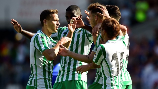 Selebrasi pemain-pemain Real Betis di laga pramusim. Foto: Reuters/Rebecca Naden