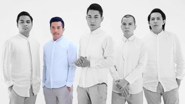 Endra bersama Armada. (Foto: Instagram/@armadaband)