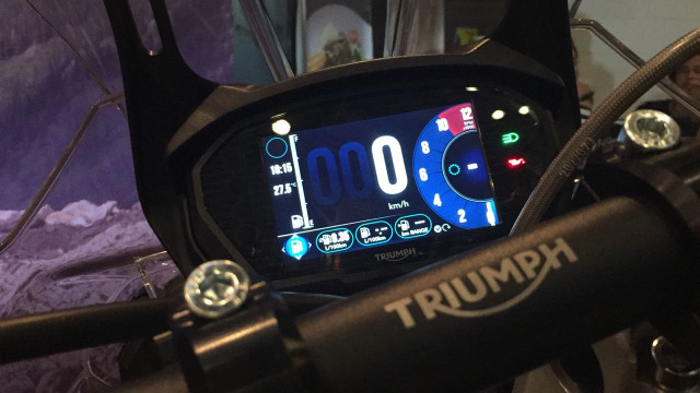 MID New Triumph Tiger 800 XCX (Foto: Aditya Pratama Niagara/kumparanOTO)