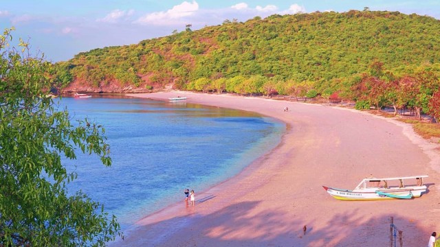 Pantai Langka Milik Indonesia