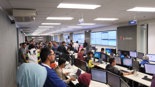 Customer Experience & Service Operation Center XL Axiata. (Foto: Bianda Ludwianto/kumparan)
