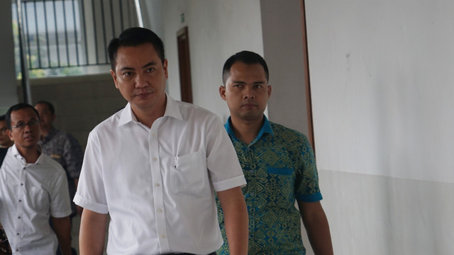Fayakhun Andriadi menjalani sidang perdana terkait kasus korupsi pengadaan alat satelit monitoring Badan Keamanan Laut (Bakamla) di Pengadilan Tipikor, Jakarta, Kamis (16/8). (Foto: Fanny Kusumawardhani/kumparan)