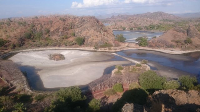 Keindahan Alam Bukit Tuamese dan Pantai Faularan di Kota Sahabat