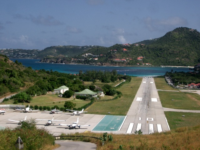 Panorama Runway St Barthelemy Airport (Foto: Flickr/SoopahViv)
