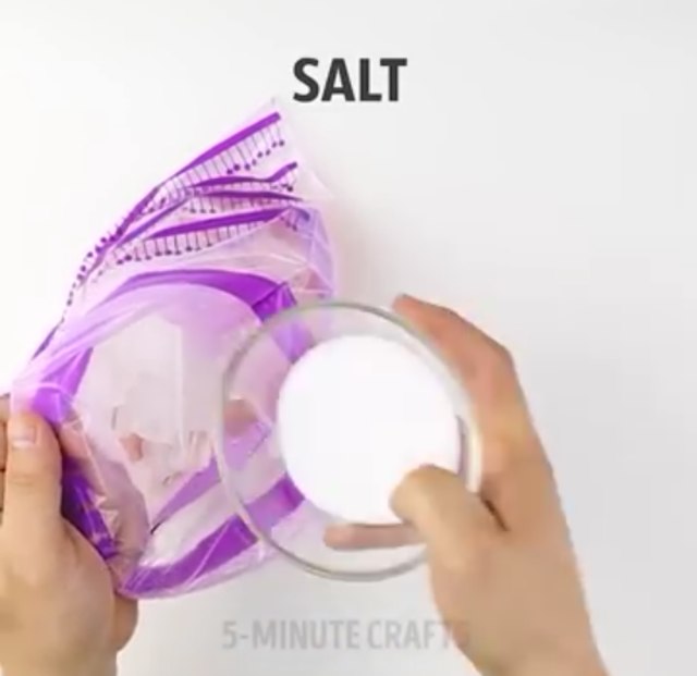 5 Langkah Mudah Bikin Minuman Beku Tanpa Kulkas (3)