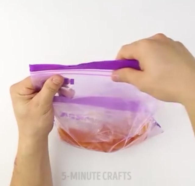 5 Langkah Mudah Bikin Minuman Beku Tanpa Kulkas (4)