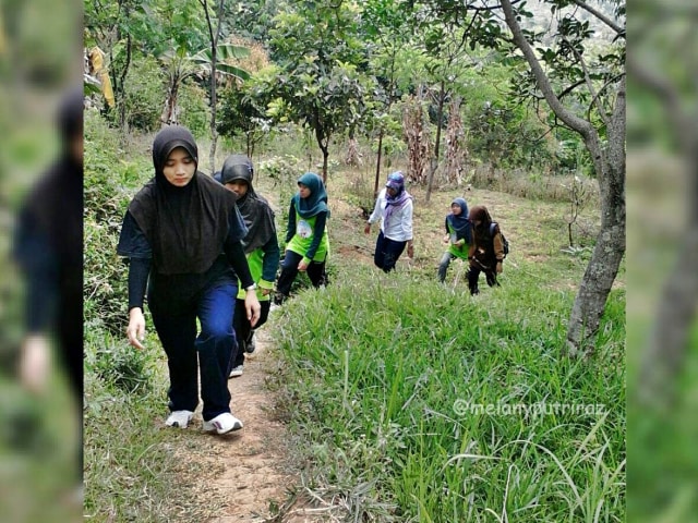 Para Wanita Pendaki Gunung Manglayang  Jatinangor Sumedang (2)