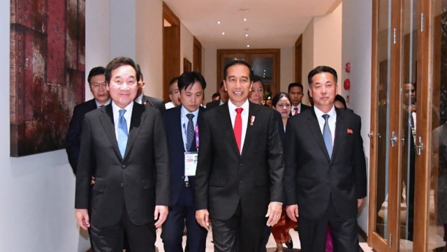 Jokowi terima PM Korsel dan Wakil PM Korut. (Foto: dok. Biro Pers Setpres)