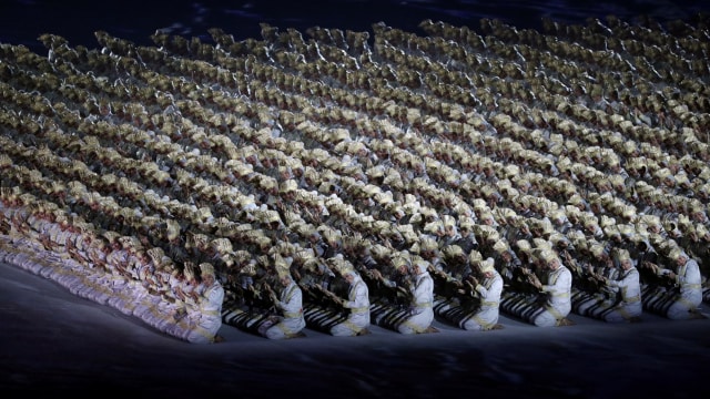 Tari Saman di Opening Ceremony Asian Games 2018 (Foto: REUTERS/Athit Perawongmetha)