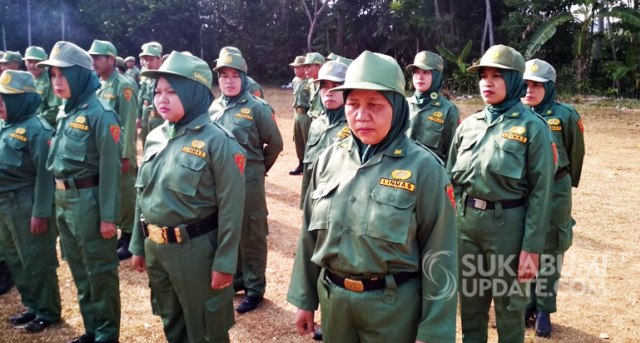 Gagahnya Linmas Wanita Desa Citamiang Sukabumi, Siap Turun Tangan Jaga Keamanan Daerah