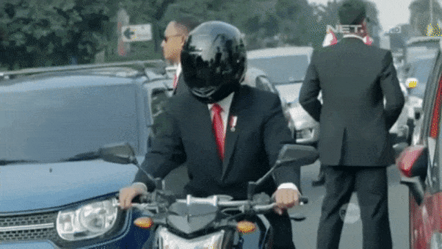 Burnout stuntman Jokowi (Foto: Tangkapan layar/NET TV)