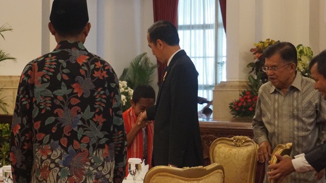 Jokowi dan Joni di Acara Silaturahmi Pengisi Acara HUT ke-73 RI, Senin (20/8/2018). (Foto: Yudhistira Amran Saleh/kumparan)