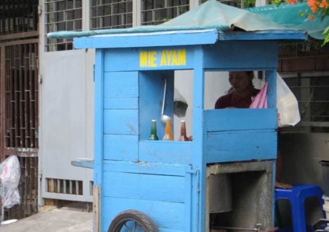Jual Mie Ayam Sampai Jaga Warnet, Jangan Kaget Ini Pekerjaan Pertama 5 CEO Kaya Indonesia