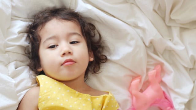 Ilustrasi Balita Rewel saat Bangun Tidur (Foto: Shutterstock)