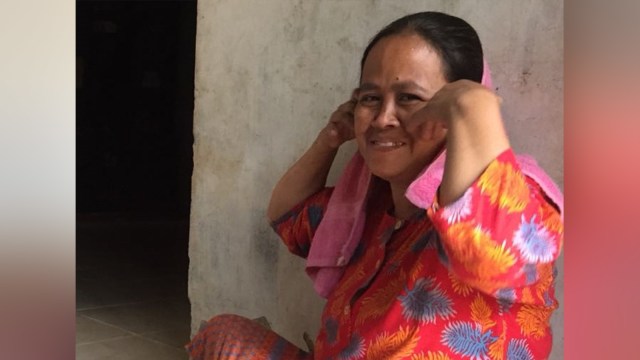 Ibu Magfiroh, Njuum (44) di kediamannya, Bogor, Rabu (22/8/18). (Foto: Reki Febrian/kumparan)