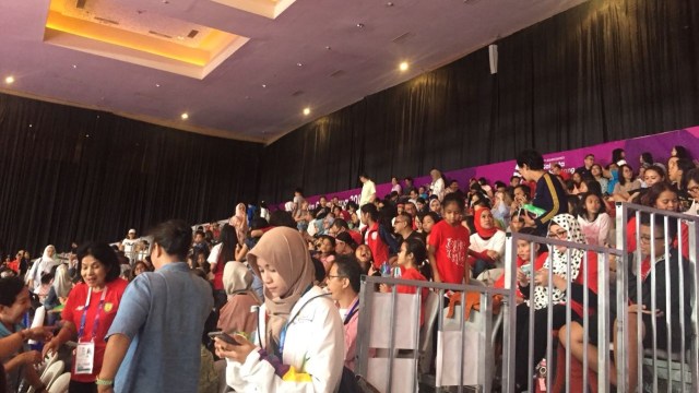Suasana JiEXPO menjelang final cabor artistic gymnastic putri. (Foto: Arif Utama/kumparan)