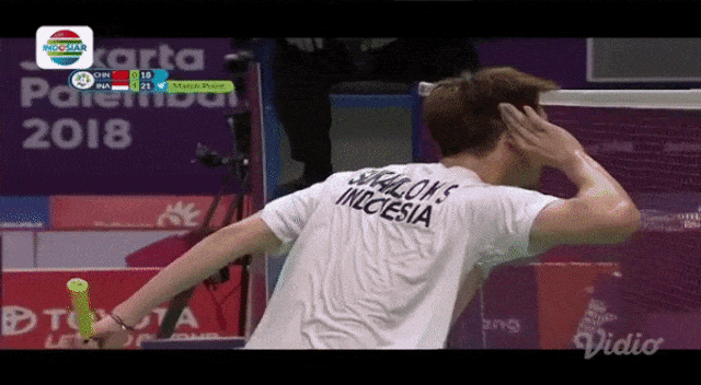 Gaya Kevin Sanjaya saat melawan China di Asian Games 2018. (Foto: Youtube/Indosiar)