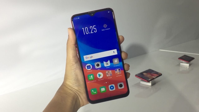 Oppo F9. (Foto: Astrid Rahadiani Putri/kumpara)
