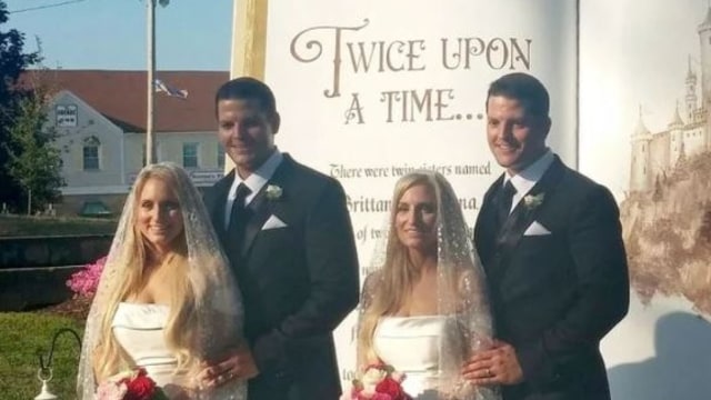 Kembar identik Brittany dan Briana Deane, menikah dengan kembar identik Josh dan Jeremy Salyers. (Foto: Matrigo via Twitter.)