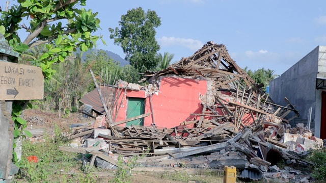 Kerusakan akibat gempa di Lombok. (Foto: Dwi Herlambang/kumparan)