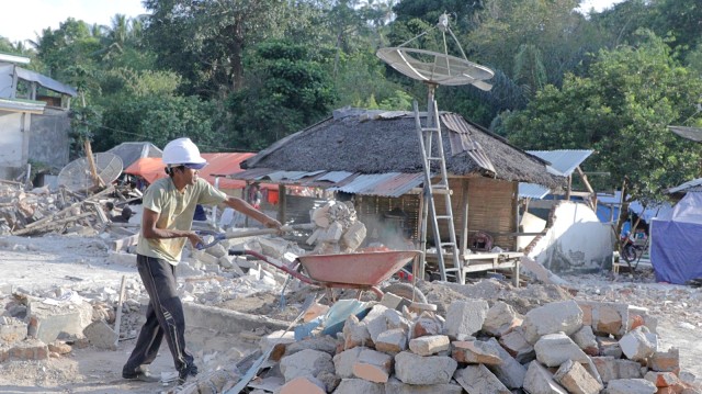 Kerusakan akibat gempa di Lombok. (Foto: Dwi Herlambang/kumparan)