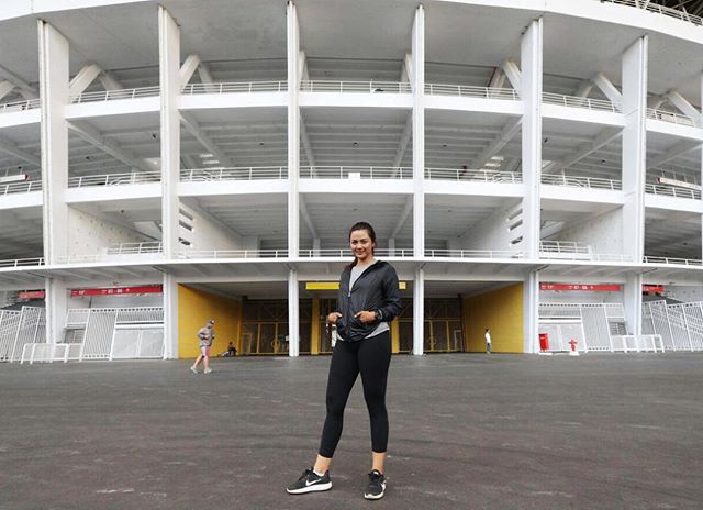 Cantik dan Elegan! Ini Deretan Outfit Murah Atlet Panahan Dellie Threesyadinda (1)