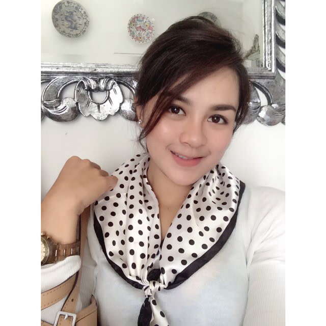 Cantik dan Elegan! Ini Deretan Outfit Murah Atlet Panahan Dellie Threesyadinda (10)