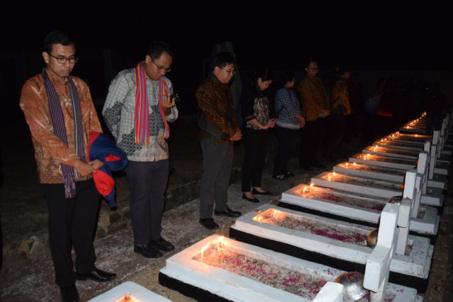 RENUNGAN MALAM DI TMP SEROJA, BELU, NUSA TENGGARA TIMUR (1)