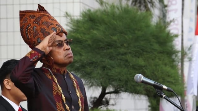 Idrus Marham saat mengikuti upacara HUT ke 73 RI (Foto: Instagram @idrusmarham5)