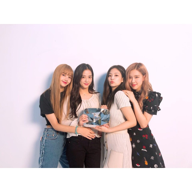 5 Channel YouTube yang Meraih Diamond Play Button (2)