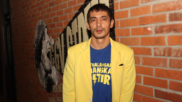 Abimana Aryasatya menghadiri press screening 'Petualangan Menangkap Petir' di Grand Indonesia, Jakarta Pusat, Jumat (24/8). (Foto: Munady)