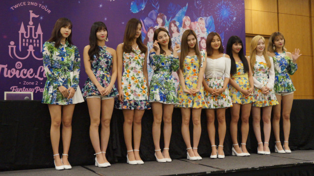 Girlband K-Pop Twice di acara konferensi pers Twice Land 2 in Jakarta, ICE BSD, Tangerang, Jumat (24/8). (Foto: Niken Nurani/kumparan)