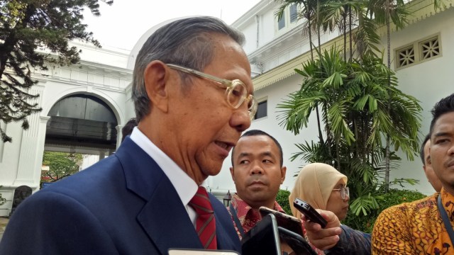 Ginandjar Kartasasmita di Istana Negara, Jumat (24/8/2018). Foto: Nadia Riso/kumparan
