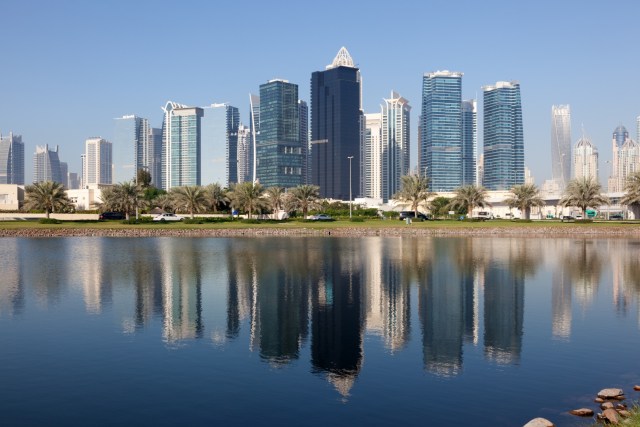 Jumeirah Lake Towers di Dubai (Foto: Shutter Stock)