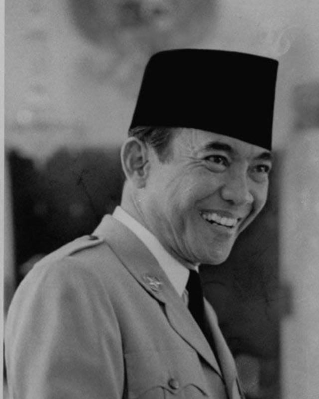 5 Fakta Menarik di Balik Peci Hitam Bung Karno  (1)