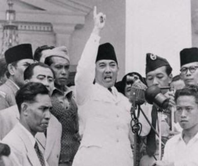 5 Fakta Menarik di Balik Peci Hitam Bung Karno  (2)