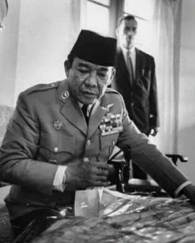 5 Fakta Menarik di Balik Peci Hitam Bung Karno  (3)
